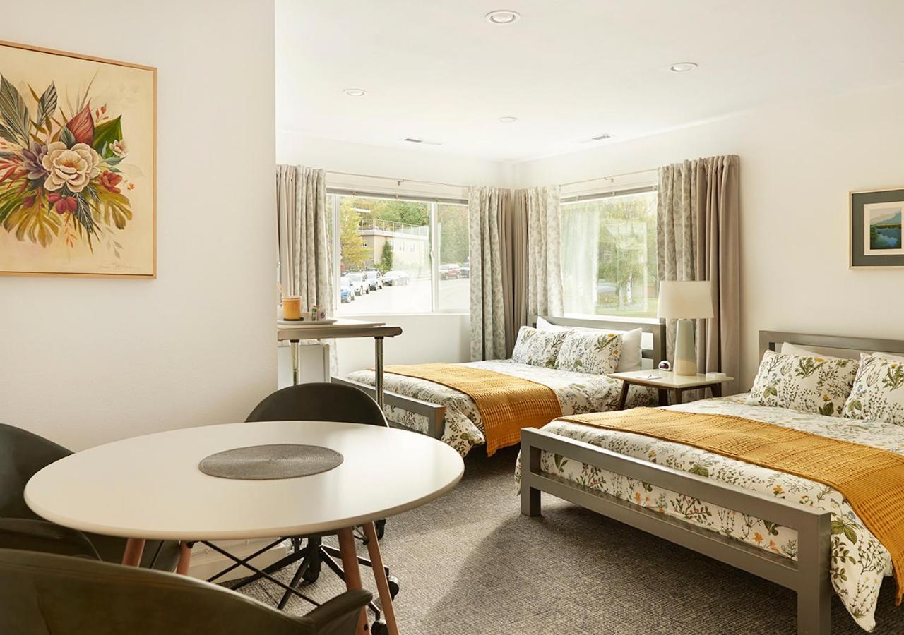 Double Queen Room
