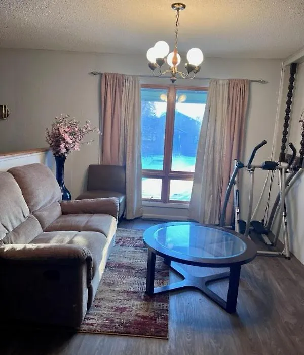 Cozy And Compact @4425-1