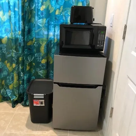 Near Airport Guest Suite-3